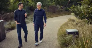Addio Tim Cook: Apple scommette sull’hardware per l’era AI