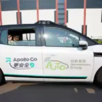 Cina ferma le robotaxi: 200 Baidu bloccate a Wuhan, stop nazionale alle licenze