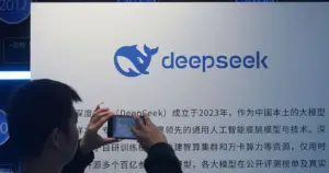 DeepSeek V4 costa 100 volte meno, corre su chip Huawei: la sfida aperta all’AI americana